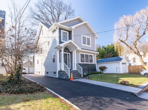 422 Woodland Ave, Roselle Park, NJ 07204-2147