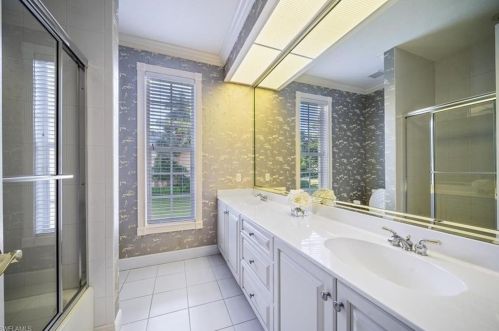 27190 Oak Knoll Dr, Bonita Springs FL  34134-8715 exterior