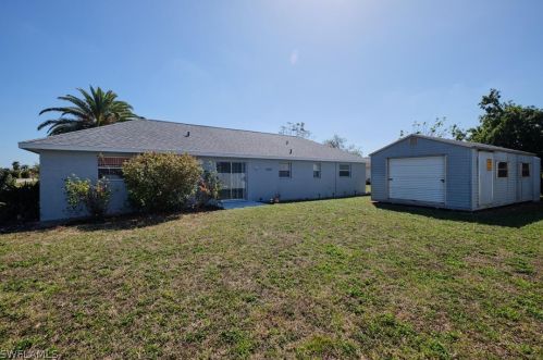 200 Highview Ave, Lehigh Acres FL  33936-7045 exterior