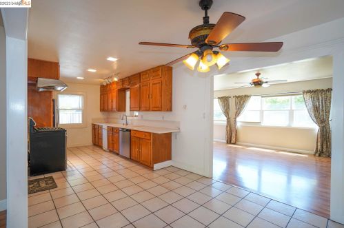 2322 Olinda Ct, Pinole CA  exterior