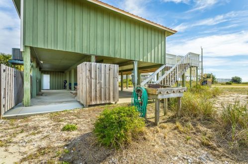 433 Gorrie Dr, Saint George Island FL  32328-3012 exterior