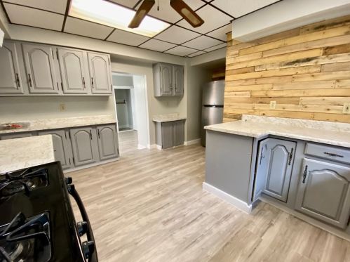 2194 Pauline Ave, Pittsburgh PA  15216-3517 exterior