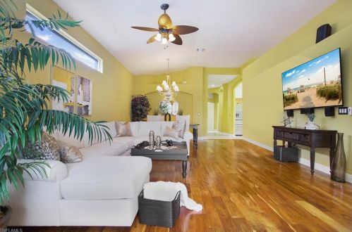 8599 Ibis Cove Cir, Naples FL  34119-7746 exterior