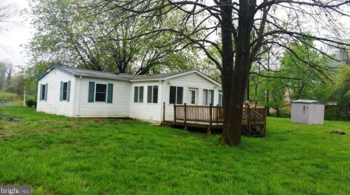 110 Station Ln, Linden, VA 22642-6617