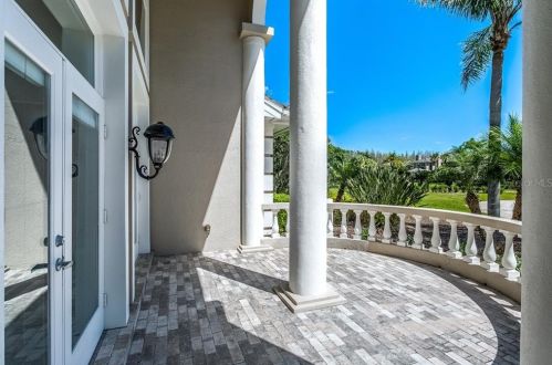18604 Avenue Monaco, Lutz FL  33558-5316 exterior