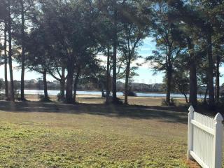 3932 Cambridge St, Sunset Harbor NC  28422-7840 exterior