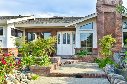 1471 Ghione Dr, Hollister, CA 95023-6224