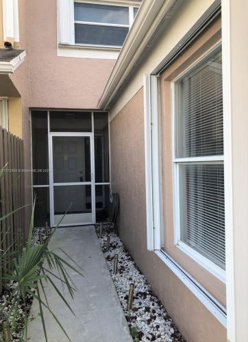 12324 14th St, Hollywood, FL 33026-3865