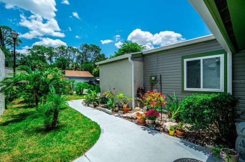 12209 Magnolia Grove Ln, Port Richey, FL 34667-2444
