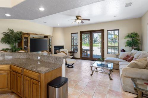 8680 Warwick Dr, Desert Hot Springs CA  92240-1172 exterior