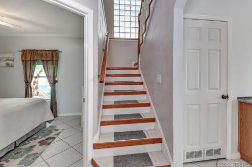 4241 Atlantic Ave, Daytona Beach FL 32127-7004 exterior