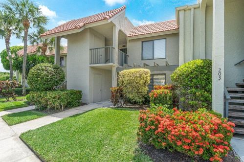 5757 Fairway Park Ct, Boynton Beach, FL 33437-1775