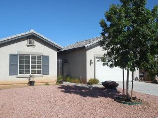 13660 Boulder Ln, Victorville, CA 92392-8384