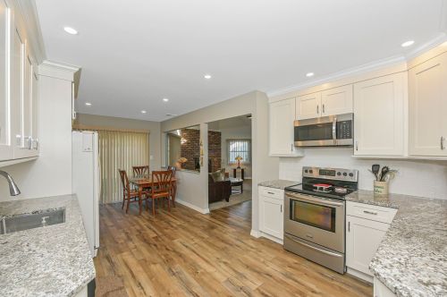 35 Salisbury Run, Mount Sinai, NY 11766-2821
