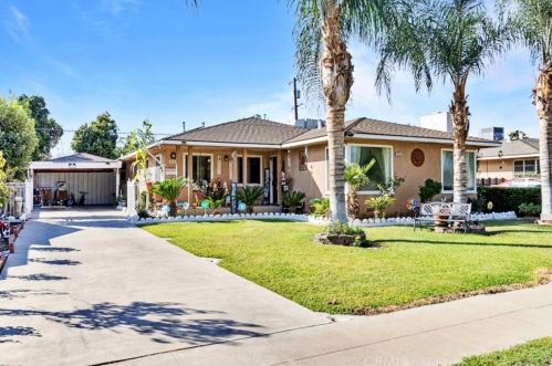 1123 Garland Ave, Fresno, CA 93705-2733