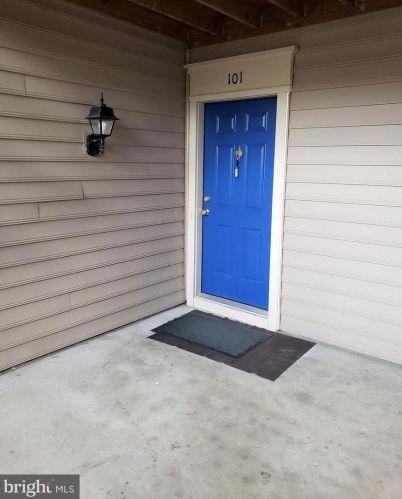 9288 Cardinal Forest Ln, Lorton, VA 22079-2874