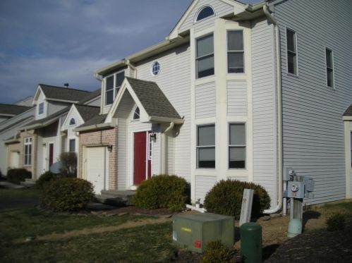 301 Windsor Pl, Macungie, PA 18062-1812