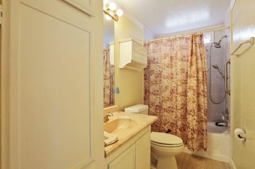 6 Whispering Way, Lodi CA  95242-9563 exterior