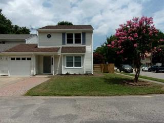 1 Thames Cir, Chesapeake, VA 23320-2528