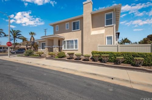 2056 242nd St, Lomita CA  90717-1116 exterior