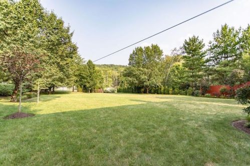 1003 Deveron Ct, Jeannette PA  15644-1056 exterior