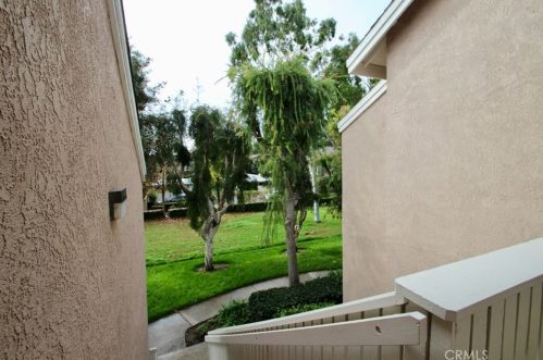 73 Woodleaf, Irvine CA  92614-7081 exterior