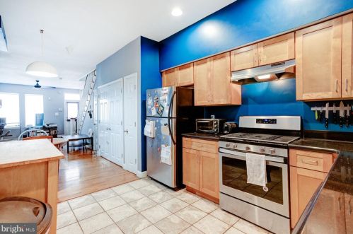 1943 Bouvier St, Philadelphia PA 19145-2910 exterior