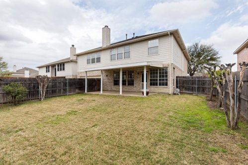 6417 Autumn Trl, Frisco TX  75056-7124 exterior