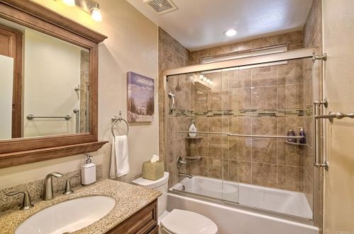 30065 Villa Alturas Dr, Temecula CA  92592-2105 exterior
