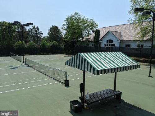 5936 Amber Ridge Rd, Haymarket VA  20169-2620 exterior