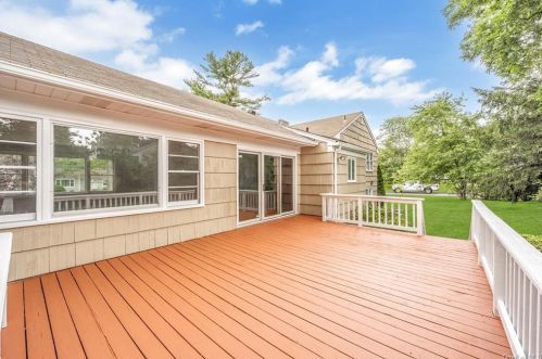 16 Bonwit Rd, Rye Brook NY  10573-1936 exterior