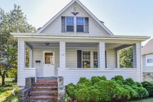 114 Gainsville Rd, Dedham, MA 02026-5229