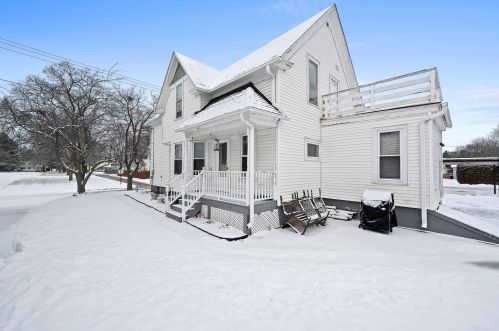 823 10th St, Manitowoc WI  54220-3304 exterior