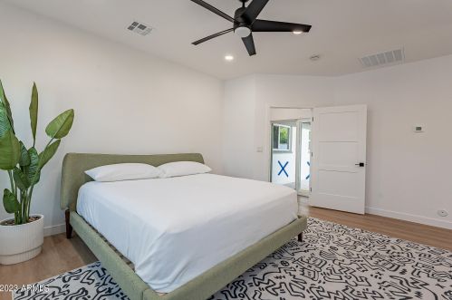 5821 10 St, Phoenix AZ 85087-7350 exterior