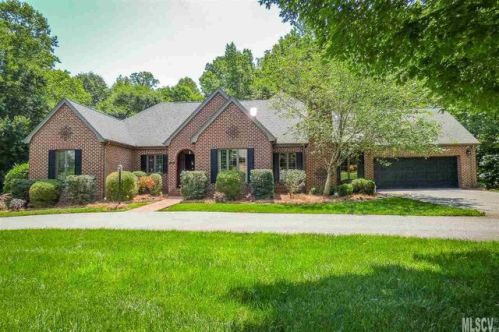 226 8th St, Conover NC  28613-2532 exterior