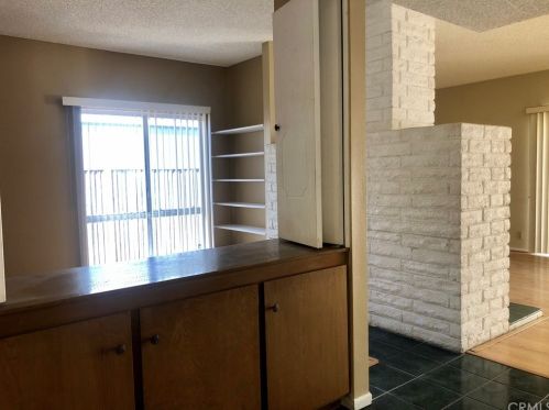 48 Mann St, Irvine CA  92612-2127 exterior