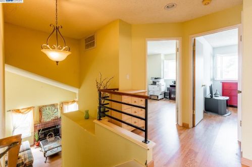 1408 Greenfield Cir, Pinole CA  94564-2136 exterior