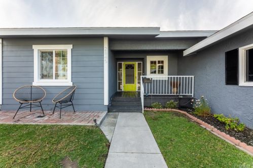 2845 Iroquois Ave, Long Beach CA  90815-1509 exterior