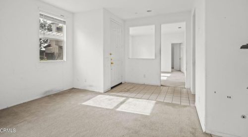 3870 Shakespeare Dr, Oxnard CA  93033-6868 exterior