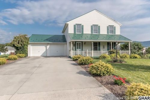8 Grant Ct, Carlisle, PA 17013-8125