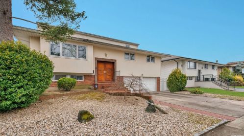 1034 Dartmouth Ln, Woodsburgh, NY 11598-1012