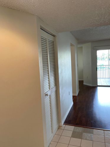19204 Glenmoor Dr, West Palm Beach, FL 33409-2787