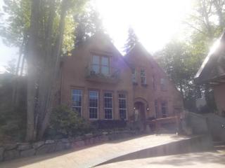 835 Samish Way, Bellingham, WA 98229-2901