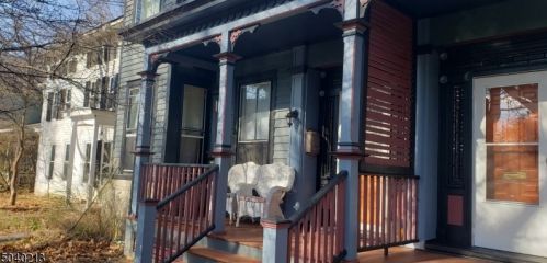 313 2nd St, Belvidere NJ  07823-1517 exterior