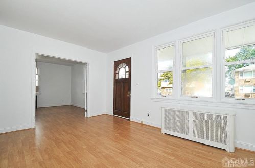 637 Hanson Ave, Perth Amboy, NJ 08861-2415