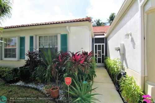 6098 Lake Hibiscus Dr, Delray Beach FL  33484-4617 exterior