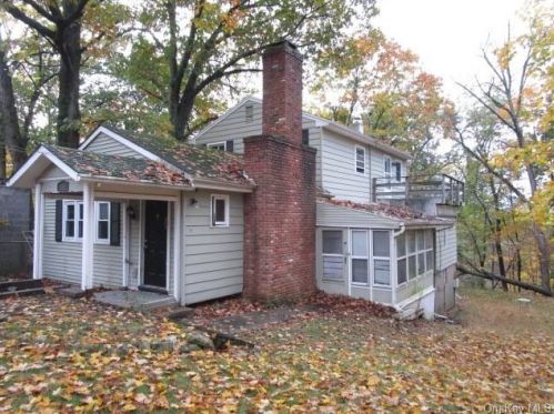 446 Storms Rd, Valley Cottage, NY 10989-1213