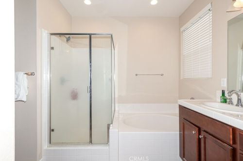 1381 Tevin Way, Madera CA  93637-6508 exterior