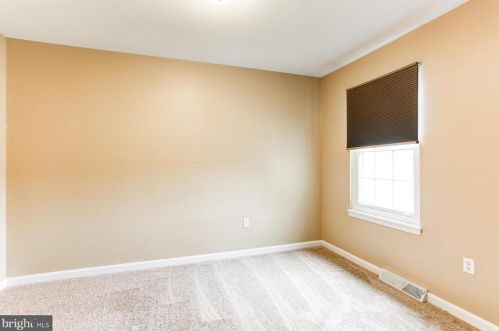 6290 Spg Knl Dr, Harrisburg PA 17111-6883 exterior