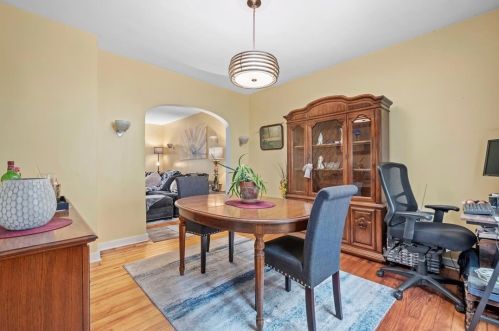 768 Montclair St, Pittsburgh PA 15217-2853 exterior